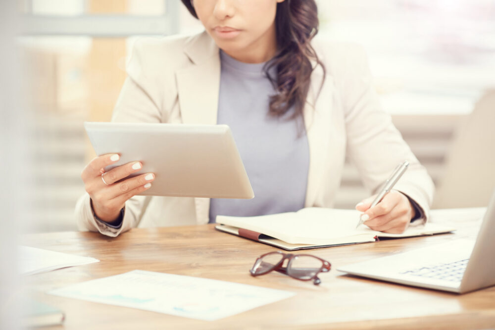 How to Build a Topical Authority System for AEO with Peak Marketing