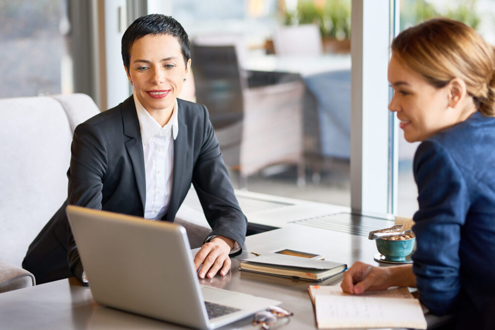 How Topic Clusters Help With AEO